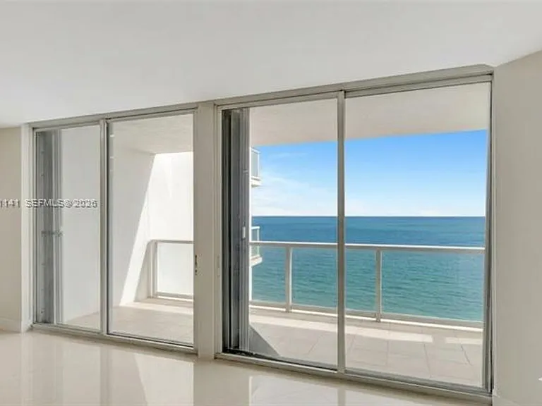16485 Collins Ave #932 — Photo 7