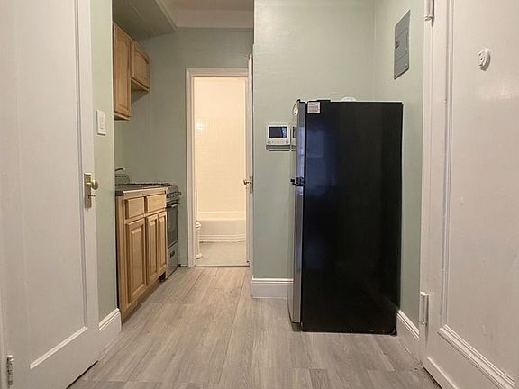3rd image of 338 E 53rd St #3A