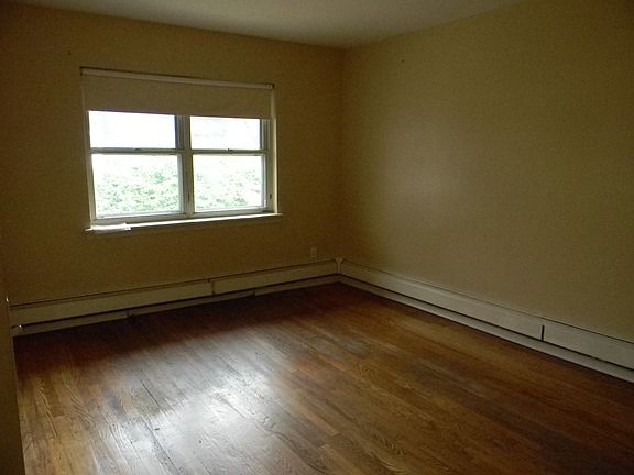 3rd image of 2736 Morgan Ave