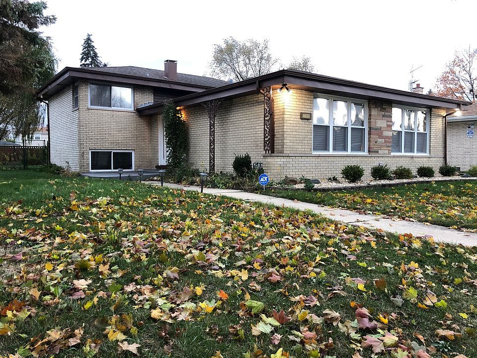 1st image of 4837 W 107th St