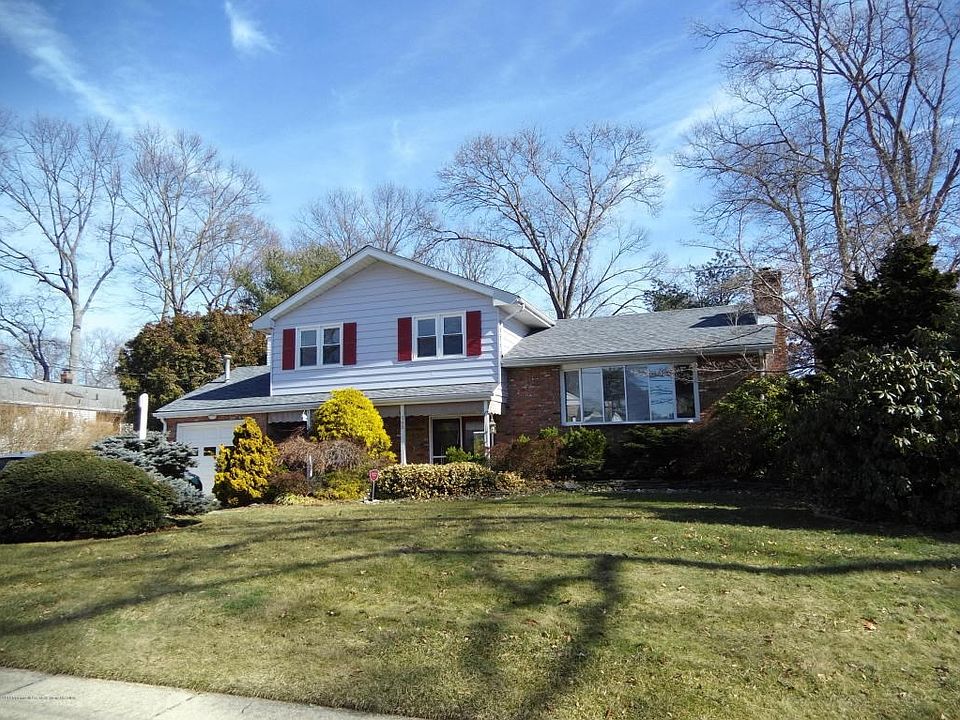 565 Kingsley Court Front
