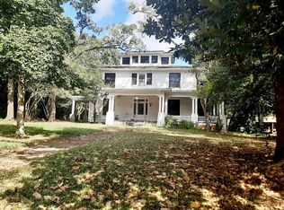 1110 E Houston Ave, Crockett, TX 75835