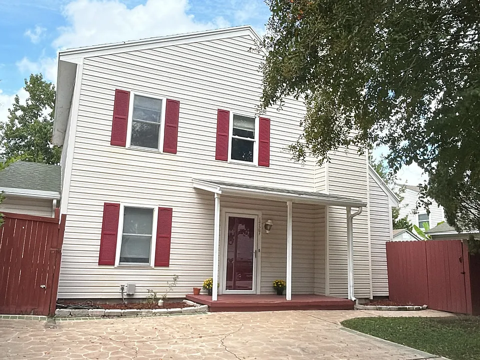 1727 Dylan Dr