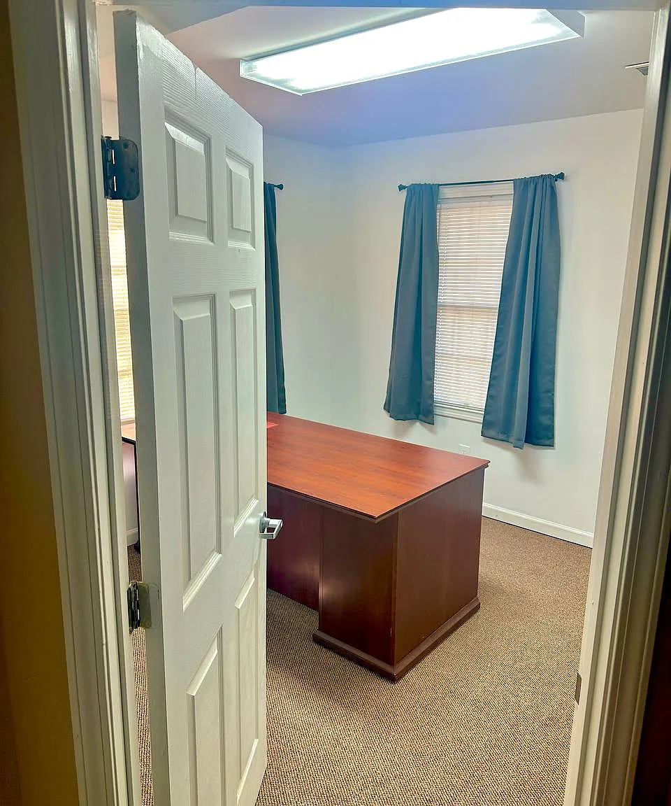 4 bed, $350 — Photo 1