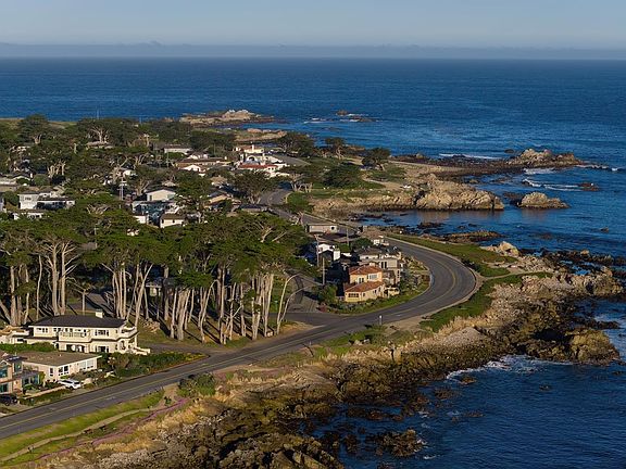 5th image of 1051 Ocean View Blvd