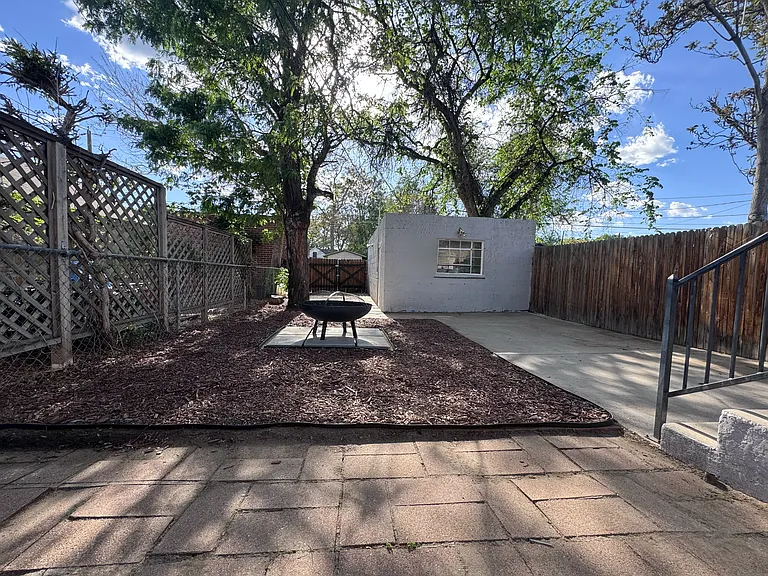 841 Lipan St — Photo 22