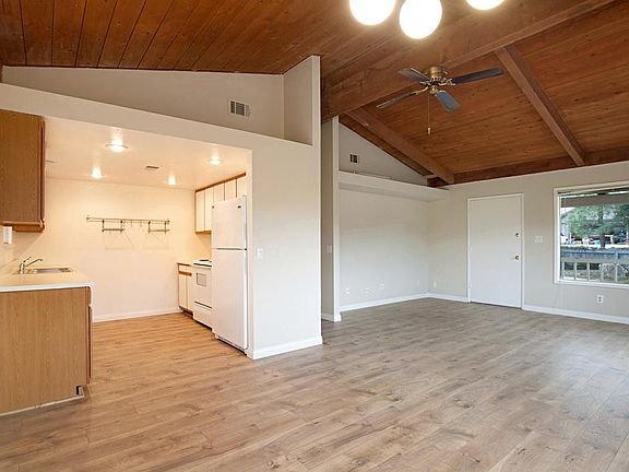 2nd image of 2208 Eucalyptus Ave #1/2