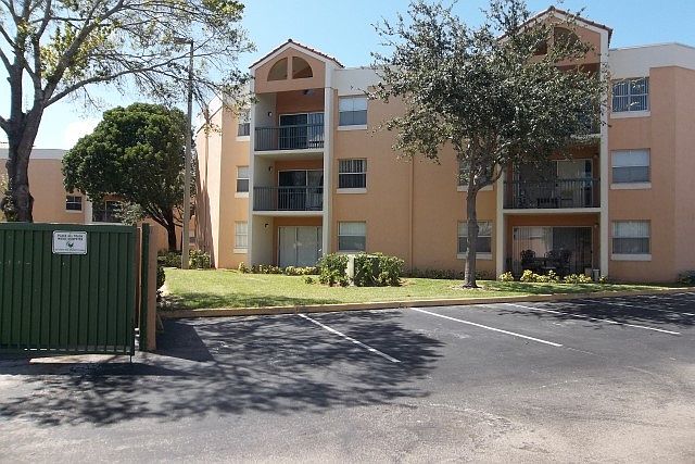 1st image of 6276 Miami Gardens Dr APT 303