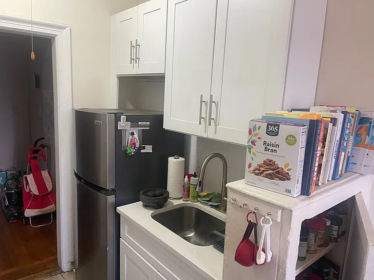 4011 Kings Hwy #2Q — Photo 5