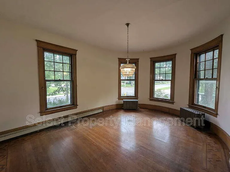1025 Crescent Ave — Photo 8