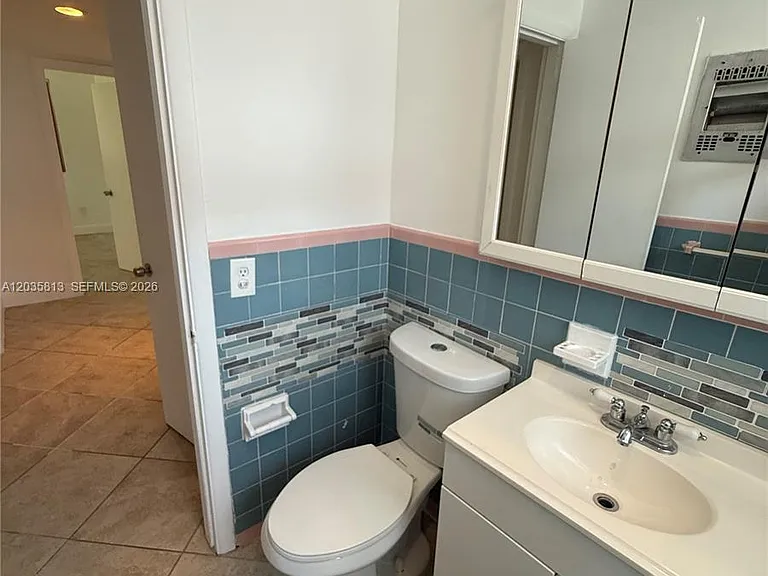 7720 Byron Ave #4 — Photo 14