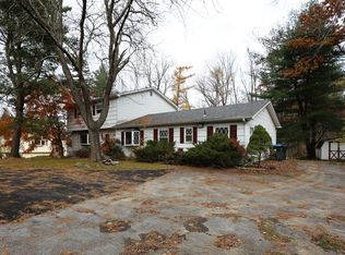 2 Surrey Rd, Chester, NY 10918