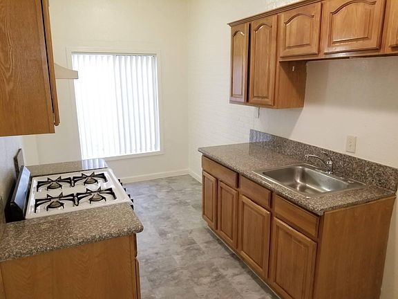 5th image of 1120 Huntington Dr APT B
