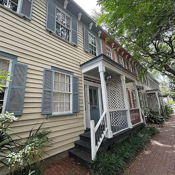 114 W Henry St #B — Photo 1
