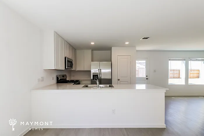 3053 Fantasy Terrace Dr — Photo 11
