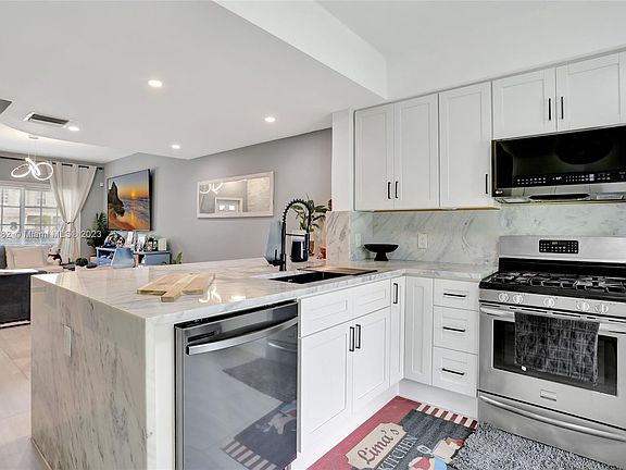 4th image of 7921 Sanibel Dr #7921