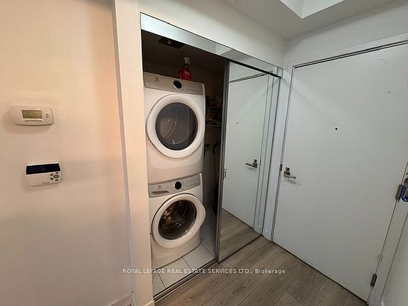 5th image of 50 Ordnance St #2103