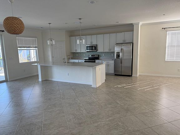 3rd image of 903 Tidewater Shores Loop