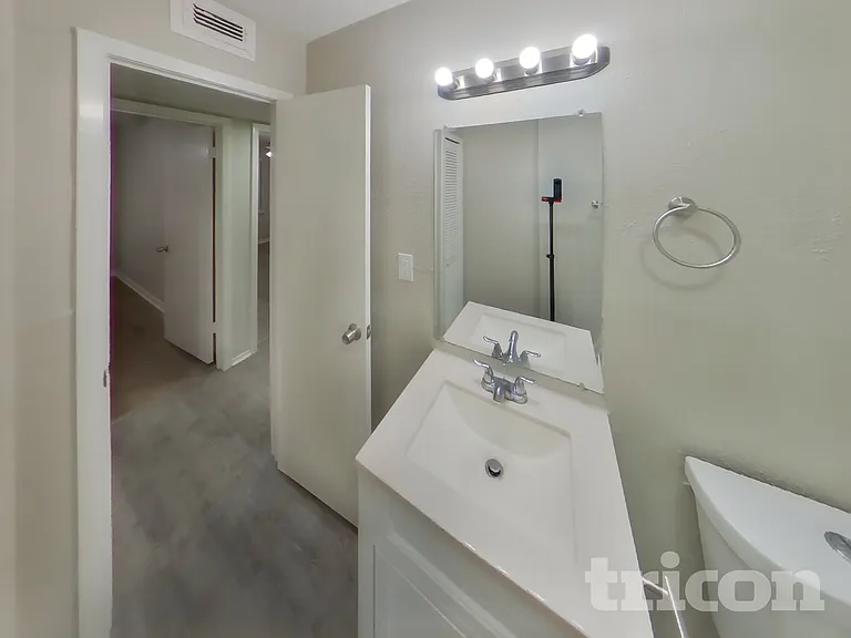 3221 Edgebrook Dr — Photo 13