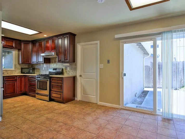 2851 Mark Ave — Photo 8