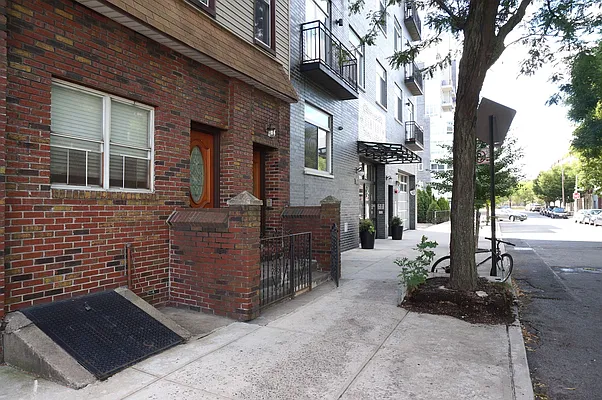 Rented by Corcoran | media 18