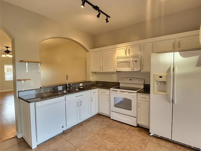 4060 Winding Vine Dr — Photo 48