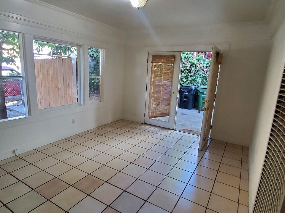 diner exit to back yard patio