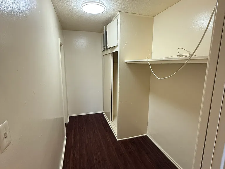 3920 W 113th St #5 — Photo 11