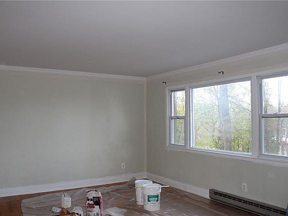 5th image of 237 Underhill Ave #2