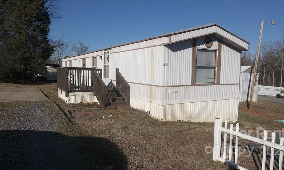 1st image of 207 Tall Pines Ln