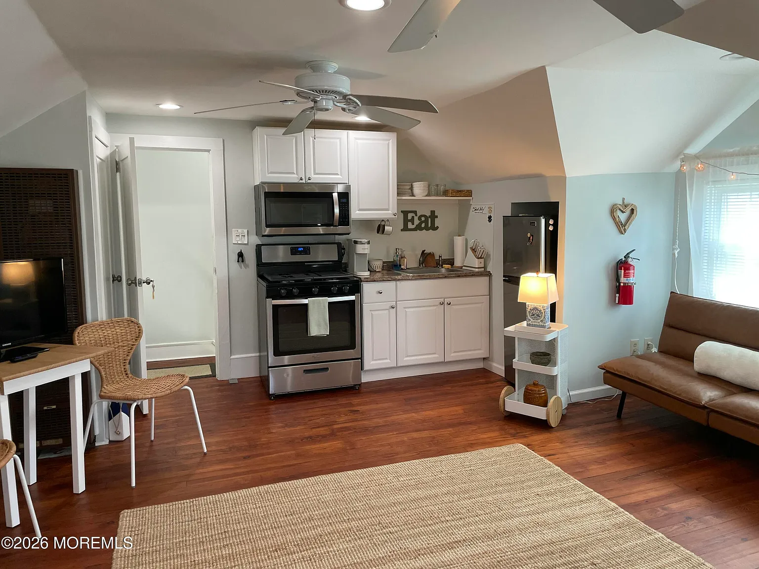 Studio, $12,500 — Photo 2