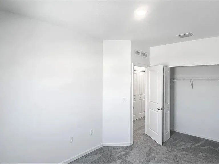 2562 Skyline Loop — Photo 21