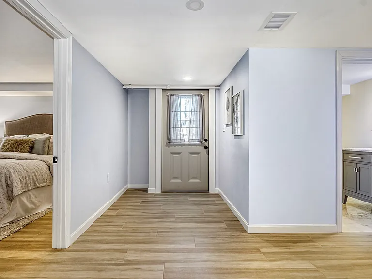 115 Washington St — Photo 11