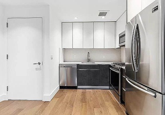 4th image of 227 Lexington Ave APT 503
