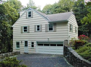 74 Eastview Ave, Pleasantville, NY 10570