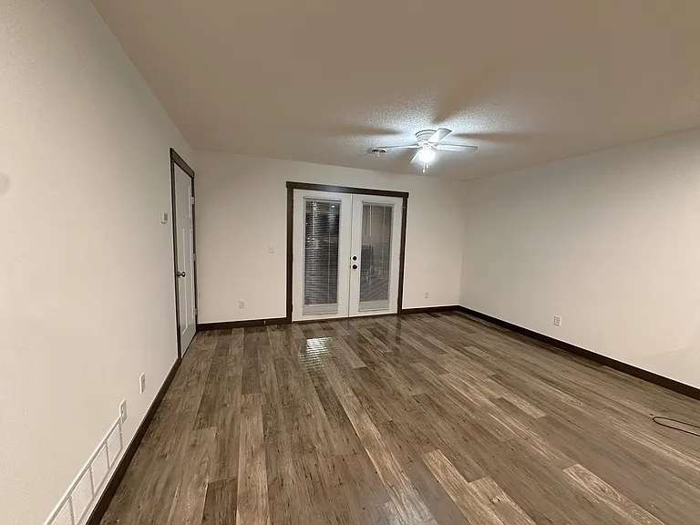 360 N Knowles Ave #B — Photo 12