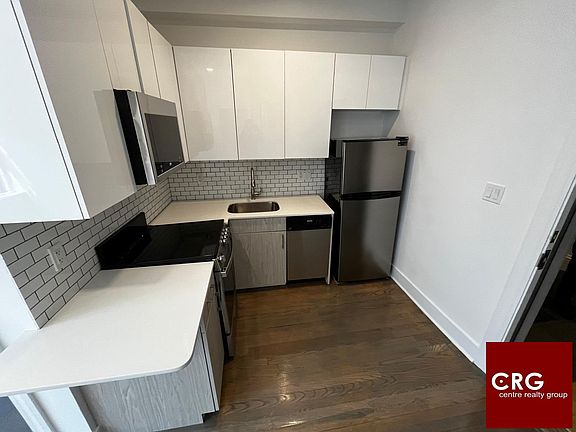 2nd image of 11 Queensberry St #11D