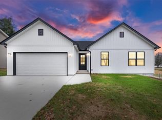 802 Ozark St, Marthasville, MO 63357