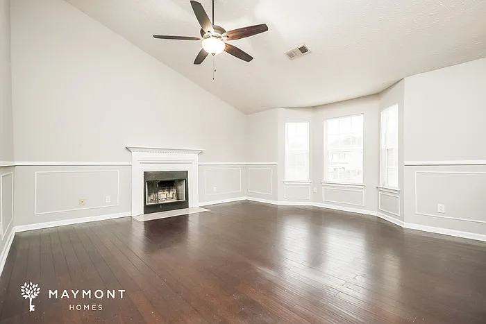 4 bed, 3.5 bath, 2014 sqft, $2,045 — Photo 4