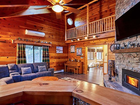 5th image of 22402 Ponderosa Dr
