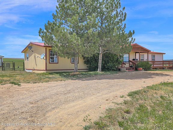 3rd image of 587 Roberts Rd