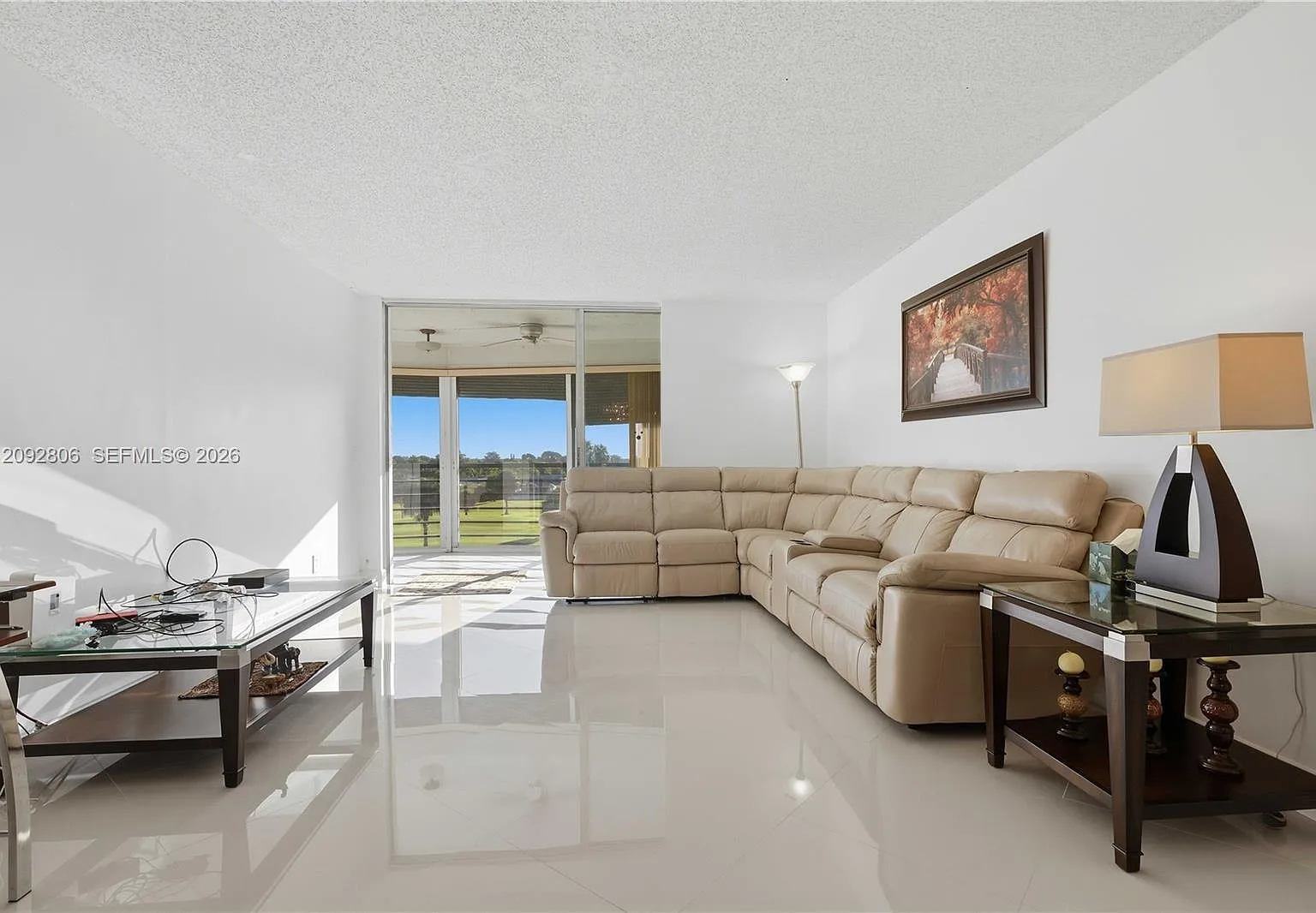 Barwood Condo — Photo 2