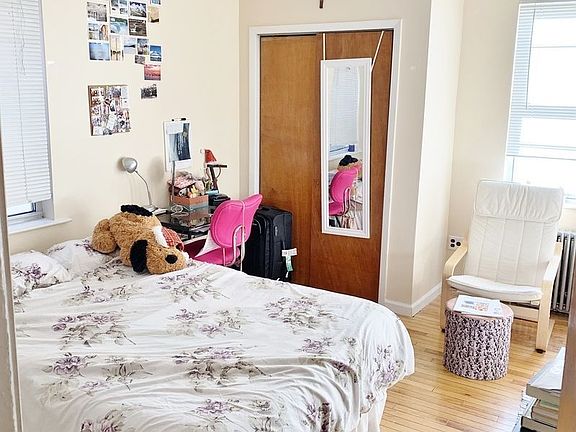 2nd image of 2528 44th St APT 1