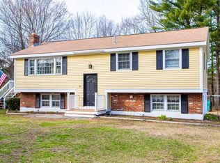 42 Shawnee Rd, Pepperell, MA 01463