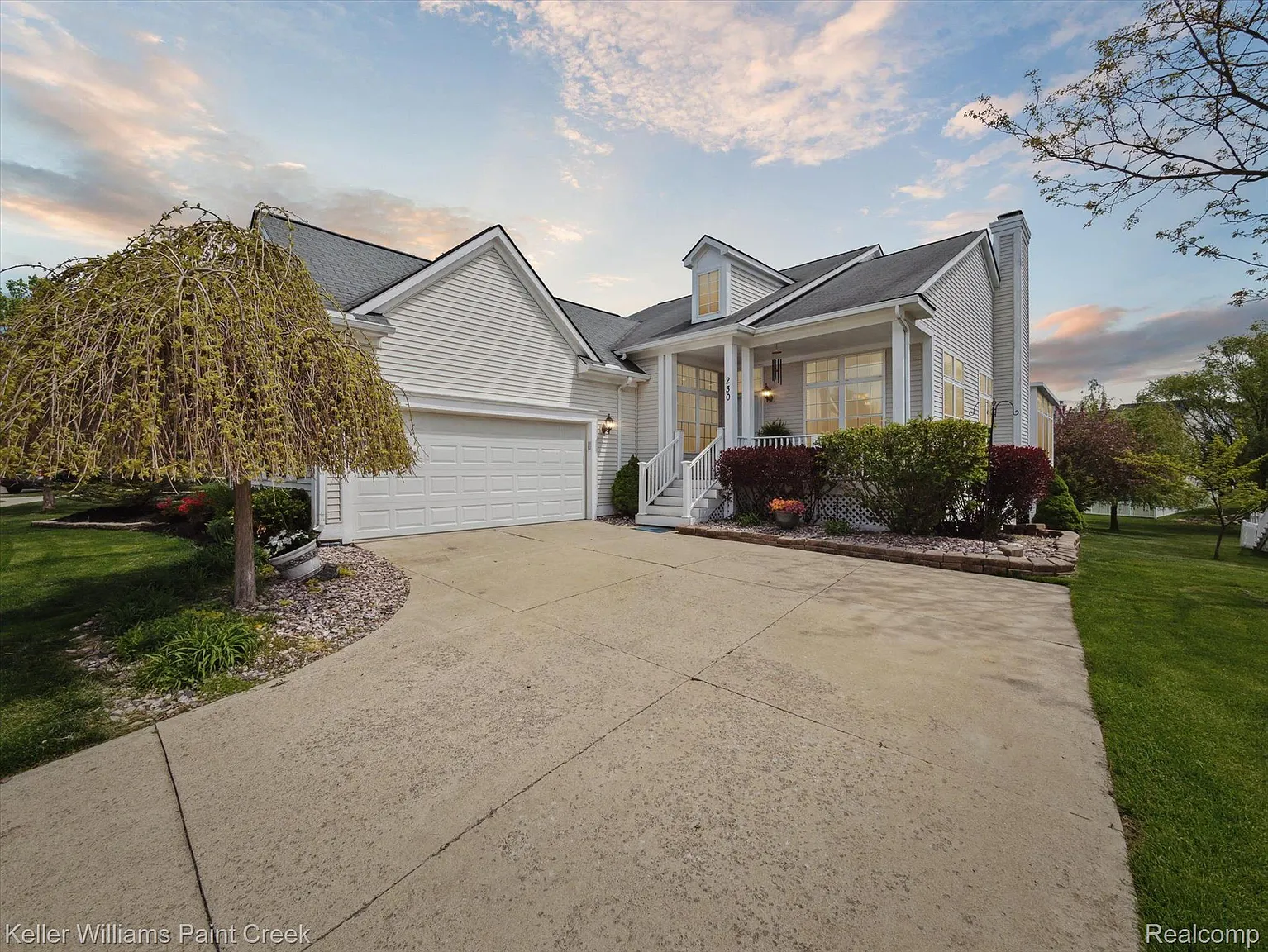 230 Atlantis Cir photo 1