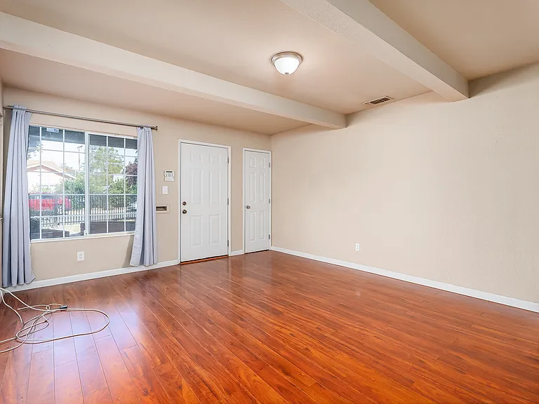 290 Lindley Dr — Photo 17