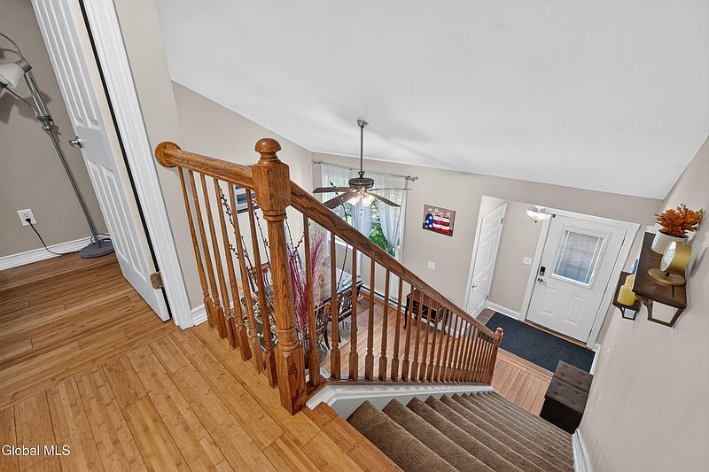 5th image of 34 Pepperbush Place