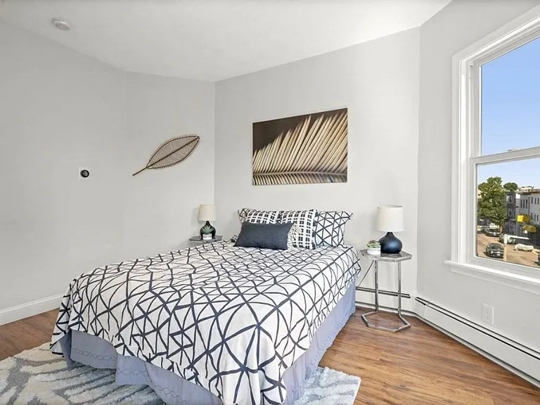 219 Marion St #3 — Photo 9