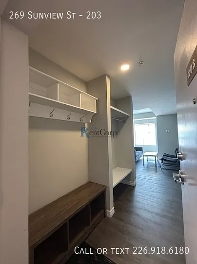 2 bed, 1.0 bath, $1,900 — Photo 4