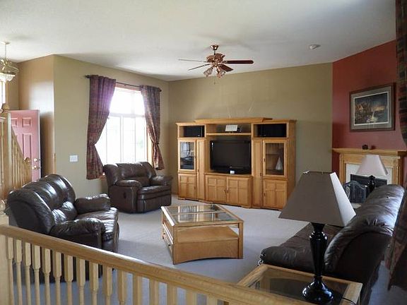 3rd image of 20996 Granada Cir N
